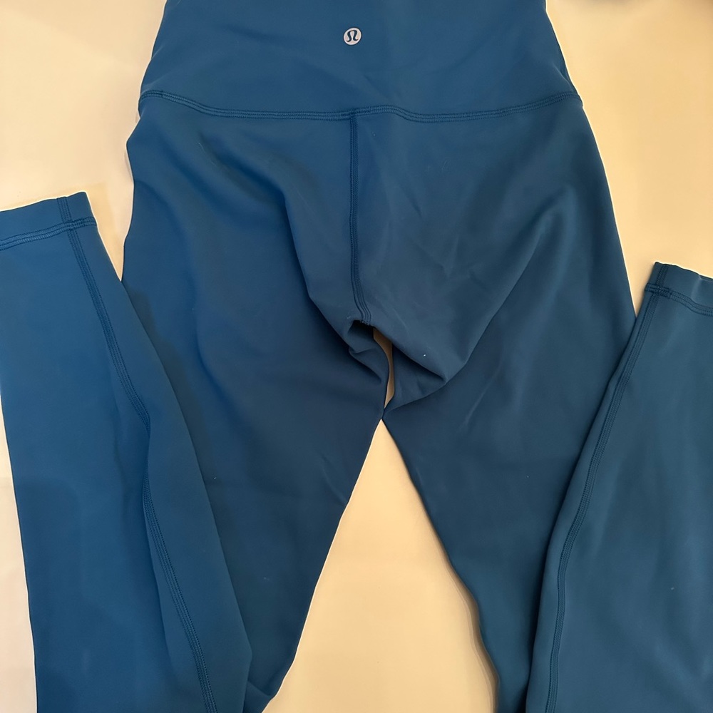 Lululemon Wunder Train 7/8 legging. Like new, no flaws - I removed the tag.